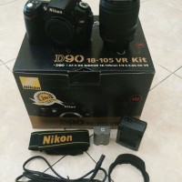 Nikon D90 + Lensa KIT 18-105 mm