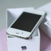 IPHONE 4/32GB ex Garansi Resmi (beli di ibox)