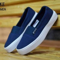sepatu nike slip on women navy casual
