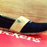 sepatu kickers slip on rajut hitam #pantofel#casual#adidas#nike#kets