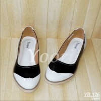 Sepatu Flat Shoes Putih Hitam