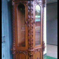 lemari hias pojok mahkota jati