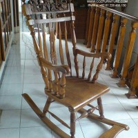 Kursi goyang natural jati