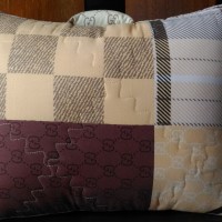 Balmut (Bantal Selimut) Bayi Gucci Kotak