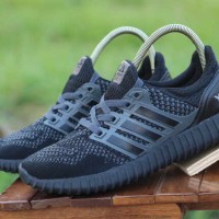 SEPATU ADIDAS TERBARU 2016 YZY ABU HITAM