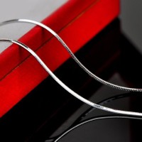 Jual Kalung Kotak Pria Wanita Titanium Steel Silver Box Square Kecil Choker Murah