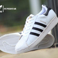 Sepatu Adidas super star women