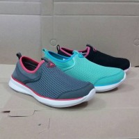 Jual Sepatu sekolah, sepatu slip on wanita/sepatu olah raga dan senam Dans Murah