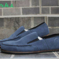sepatu casual clarks venice leather suede navy