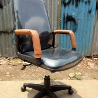 Toko kursi Manager 60 + sarung tangaan Direksi DPR, MPR, hitam