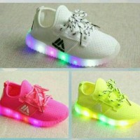 Jual SEPATU KETS ANAK TALI DGN LAMPU LED Murah