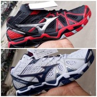 sepatu volly mizuno tornado 9 mid