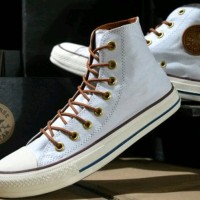 Sepatu Converse high warna Putih