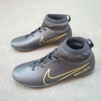 Nike futsal / sepatu olahraga / sepatu kets / sepatu keren / sneakers
