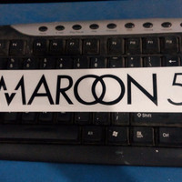 Jual cutting sticker band maroon 5 motor laptop mobil Murah