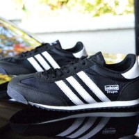 sepatu laki laki adidas dragon sneaker +hitam list putih+