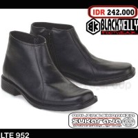 Jual Sepatu Pantofel Kulit Formal Pria Kerja kickers nike new balance vans2 Murah