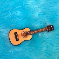 Jual Miniatur Ukulele Barbie Figure 1:6 / Miniatur Gitar Figure 1:12 Murah