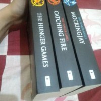 Jual THE HUNGER GAMES SERIES SET ENGLISH Murah