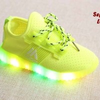 Jual BARANG ISTEMEWA Sepatu LED Model Tali Sepatu keren dengan lampu LED Murah