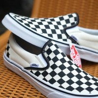 Jual Vans Slip On Classic Checkerboard Black and White Murah