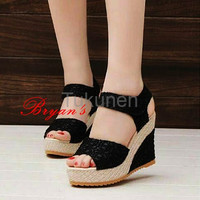 Jual Sepatu Wanita Cewek Wedges Brukat On29 Hitam Terbaru Murah