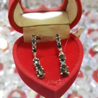 Terbaru Anting Emas Putih Full Berlian Hitam Eropa