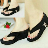 SANDAL WEDGES WANITA LV HITAM