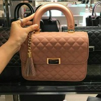 Tas Wanita Merk Charles n Keith