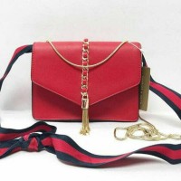 Tas Wanita Merk Charles n Keith dengan Pilihan Tampilan 2 Tali