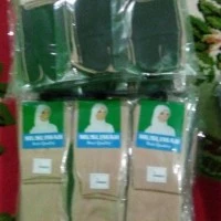 kaos kaki muslimah