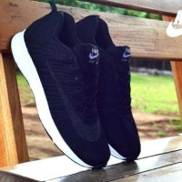 SEPATU NIKE ZOOM HITAM LIS SNEAKERS MADE IN VIETNAM SIZE.39-44