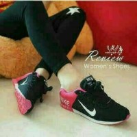 SEPATU OLAHRAGA PINK HITAM WANITA SEKOLAH SPORT NIKE PUMA ADIDAS BOOTS