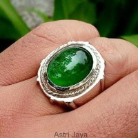 Sale !! Cincin natural zamrud kalimantan dengan ring tanam- beda dari