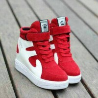 Harga sepatu olahraga wanita boot boots warna merah putih motif | WIKIPRICE INDONESIA Harga sepatu olahraga wanita boot boots warna merah putih motif | WIKIPRICE INDONESIA