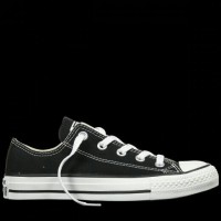 chuck taylor all star classic colour low top black