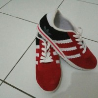 sepatu adidas bekas