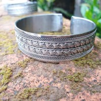 GELANG PLAT PAPUA INDIA ETNIK UNIK MONEL ARMANI MEN ACC
