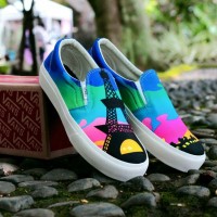 sepatu vans slop wanita terbaru - sepatu vans motif menara eifel keren