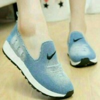 Sepatu Kets Cewek Sneaker Replika Nike Jeans Biru dongker Wanita Murah
