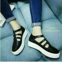 SEPATU OLAHRAGA HITAM WANITA SEKOLAH SPORT NIKE PUMA ADIDAS VANS CROCS