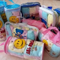 Celana Pop Bayi Lusinan Tas / Dus