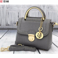Nama : Tas Dior Heir Kode : 15144