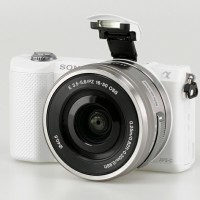 Camera Mirrorless Sony A5000 + lensa 16-50mm OSS KIT + SD BNIB Garansi