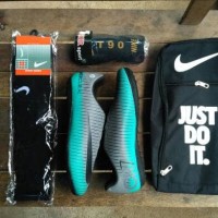 Paket komplit Sepatu futsal Nike CR7