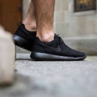 Sepatu Casual Kets Sekolah Nike Rosherun Full Hitam Black Cewe Cowo