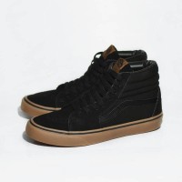 Sepatu Vans Terbaru Fasion Cowok Sneakers Tinggi Hitam Keren Kekinian