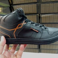 Asli PRECISE ZEUS Original. Sepatu Sekolah. Basket. Sepatu hitam.