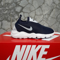 sepatu anak nike hitam slop/sapatu anak balita