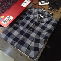 yuk di pilih Flanel Kemeja Pria Kemeja Distro Charlie's Cloth 13